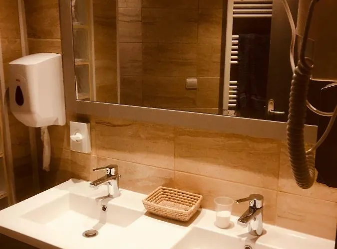 Du Vieux Bourg Apartment